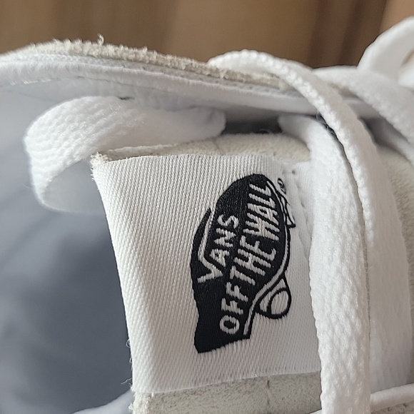Van's SK8-Hi Brand new in the box authentic uper leather and textile. - Picture 6 of 13
